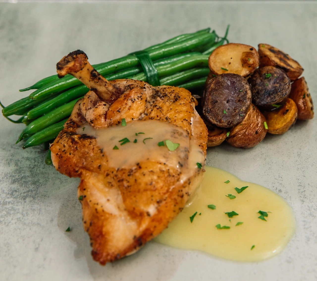 Flights Restaurant Las Vegas- Dining, Cocktails & Happy Hour